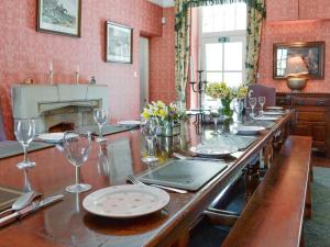 Crogen Coach House - Oqr