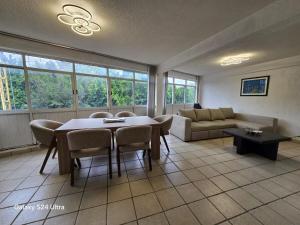 Amplio apartamento sobre Avenida Viaducto