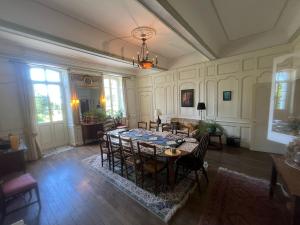 Villas Beautiful 18th Century Whole Manor House with Sole Use Private Pool : photos des chambres