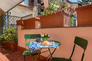 Luxury in Rome Panoramic terrace Fontana di Trevi