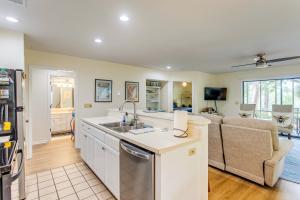 Condo with Golf Course Views Less Than 1 Mi to Sunset Beach!