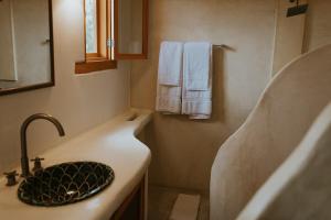 Villa Gardenia - Oceanfront Casa Mango w Pool