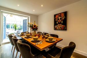 Blue Haven House Sleeps 11 Garden & Parking