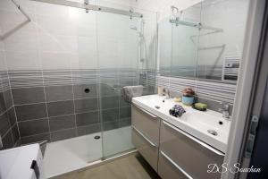 Maisons de vacances Nest - Maison Renovee, Parking gratuit, Fibre : photos des chambres