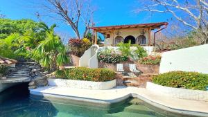 Breathtaking Luxury Villa, Pool, Casa Guayacan