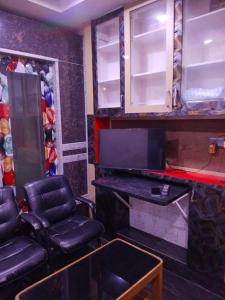 Luxurious 2BHK AC flat at Hitech City at affordable pricing