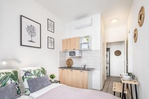 Cosy studio at Very Central Location with AirCon