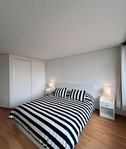 En Nueva de Lyon, familar