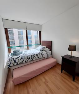 En Nueva de Lyon, familar