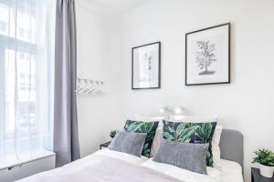 Stylish studio at Very Central Location with AirCon