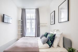 Stylish studio at Very Central Location with AirCon