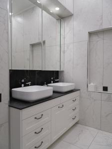 MIRO Rooms Skolas Exclusive - spacious chic, free parking