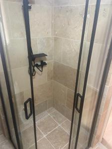 New 5 bedroom apartment on Collobrieres