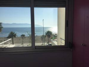 Beachfront apartment 140 m2 Best location