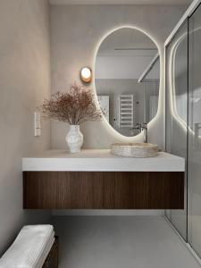 Pinehouse Escape top floor apartment