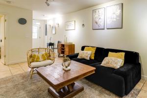 half Mi to Metrobus Stop! Walkable Petworth Duplex