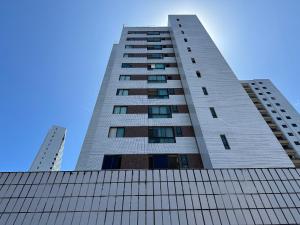 Boa Viagem Beach Design - Flat 1 quarto próximo ao Aeroporto por Yolo