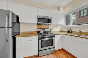 Adams Point Haven in the Heart of Oakland