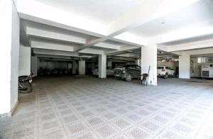 Budget friendly Modern 1BHK Flat Lift Parking Kitchen Nr Laxman Jhulla and Beach