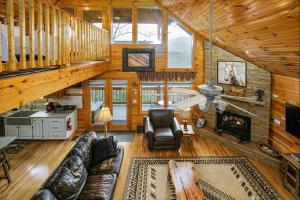 Views, Gorgeous Inside, Game Room, Fire Pit