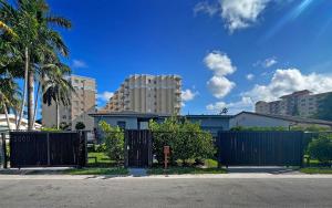 Luxury RiverFront By Renzzi