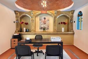 Diversión y bosque con amigos