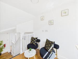 Large North London House for 9 Guests Near Piccadilly Line with Free Wi-Fi