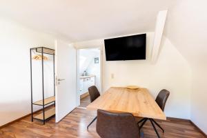 SCHUSTERjunge Homes I Zentrale Ferienwohnung I neu & modern I 2 Zimmer bis 4 Personen