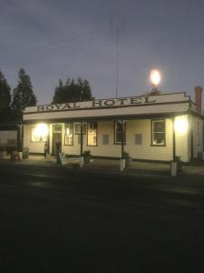 Royal Hotel Snake Valley