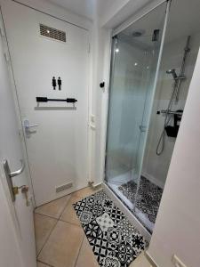 Blak Miroir Cosy T1 au cœur dEvry