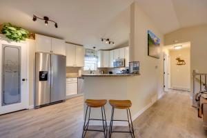 Comforting Woodland Park Home with Fire Pit!