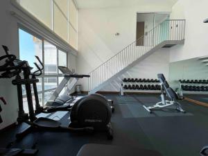 Awesome views & Great location apartment