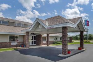 SureStay Plus Hotel by Best Western Litchfield
