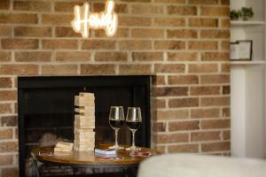 Serene SoCo Escape, Walk to Cafes and Free Parking