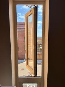 Quiet Cosy Room with Private Bathroom & LUSH Products