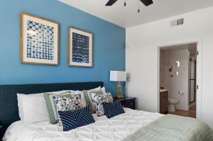 Near Mayo Clinic , Pool, Workspace & Shopping Convenience - S331