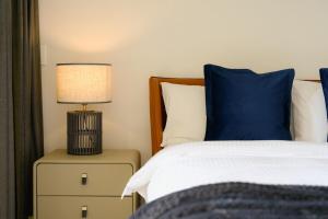 North Sydney Stylish 2Br Prime Location Walk to Metro & CBD