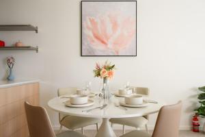 North Sydney Stylish 2Br Prime Location Walk to Metro & CBD