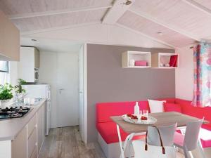 Mobil home avec terrasse, 2 chambres, cuisine équipée - API-1-52-763