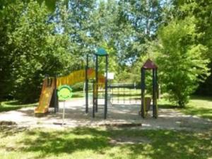 Campings Chalet 2 Chambres avec Terrasse a Badefols-sur-Dordogne - API-1-52-604 : photos des chambres