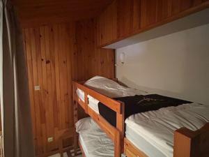 Appartements Appartement duplex 4 pers, centre station, garage prive - FR-1-814-82 : photos des chambres