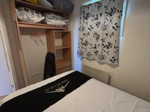 Appartements Appartement Sud avec Terrasse et Garage a Super Besse - FR-1-814-96 : photos des chambres