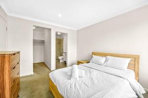 Modern 2BR Comfort in the Heart of Officer