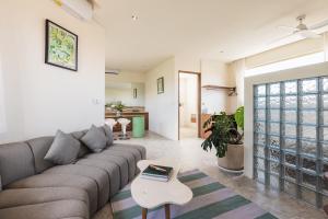 Bright 1BR Flat Fully Furnished Central