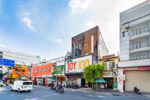 Townhouse Oak near International Airport, District Tan Binh