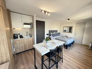 HOM I WiFi, Gym, Mall y Metro cerca, Lavandería