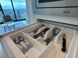 Brisbane Skytower -61st Floor- 3Bed 2Bath Luxury Apartment & FREE welcome pack