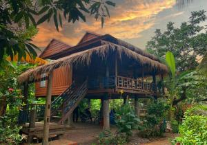 Family Batcave Homestay