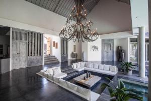 Villa Xaloc by House of Winds - Stunning Balinese retreat next to Canggu