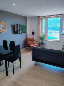 Family Villa Overlooking Lake Serre-Ponçon